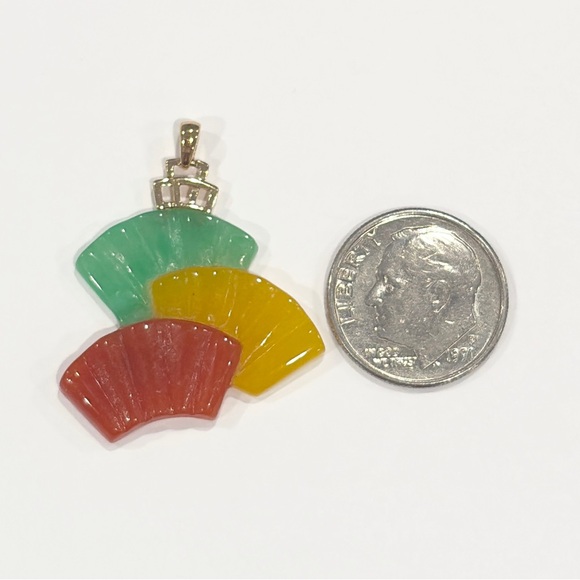 Vintage 14K Gold Rainbow Jade Fan Pendant: Chinese Jadeite - Picture 10 of 11